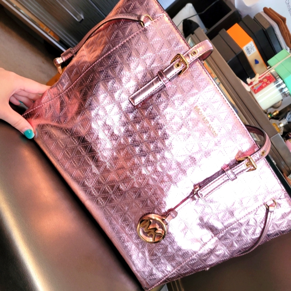 Micheal Kors iridescent pink crome tote